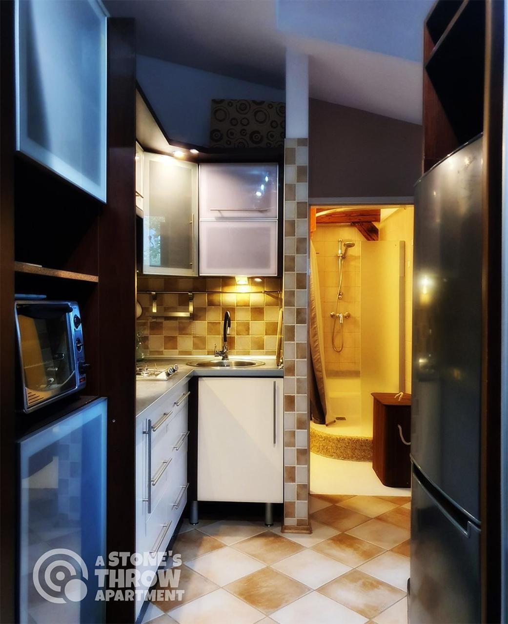 A Stone'S Throw Apartment Cracovia Esterno foto